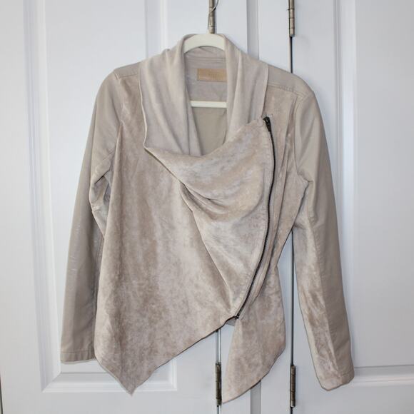 BLANK NYC Mixed Media Faux Leather Suede Moto Jacket Light Beige | Small - Picture 8 of 11